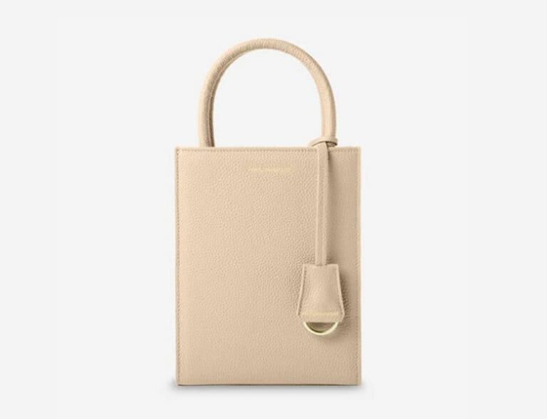 ミニトート サハランヌード 40,590円(W15.3cm×H約19cm×D5cm)。