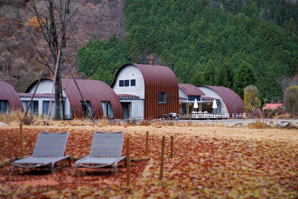 建築家・遠藤秀平さんは自然との調和を考えて設計。