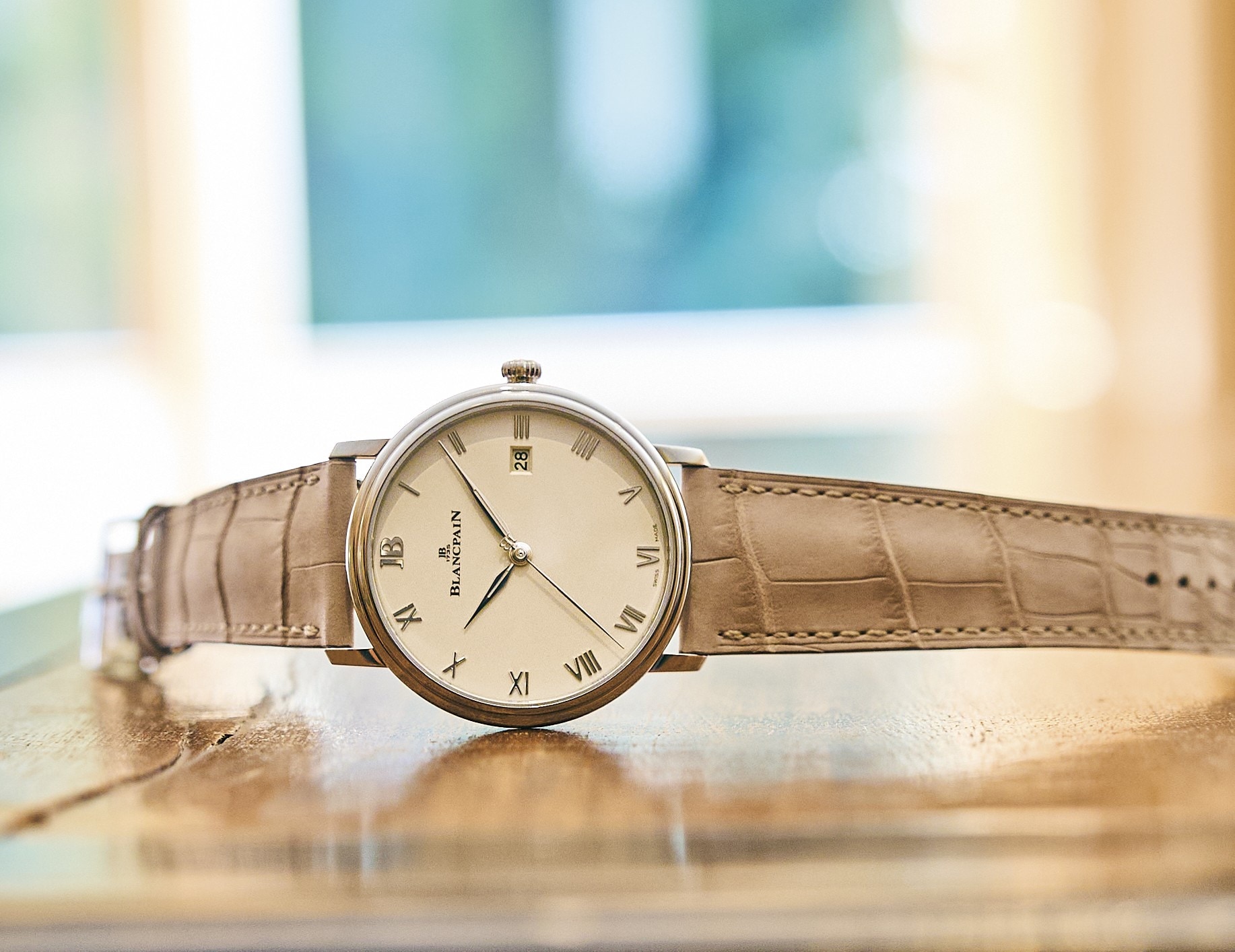 「ヴィルレ ウルトラスリム」（直径40ｍｍ、ホワイトゴールド、自動巻き、レザーストラップ）　￥1,650,000