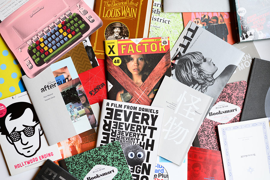 大島依提亜さんと映画の余談。 第1話 映画『Pearl パール』の パンフが