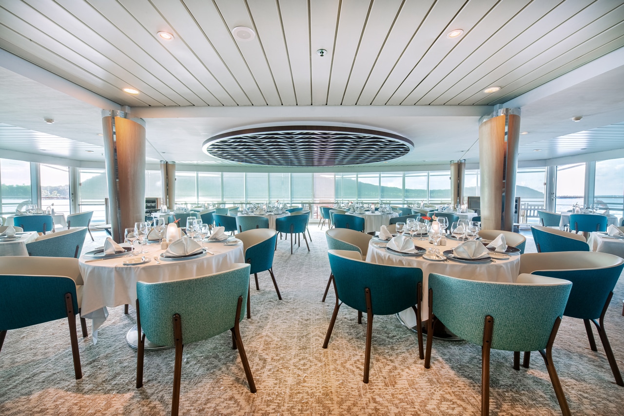 外光がたっぷり差し込む、開放感あふれる「ラ・ヴェランダ」。