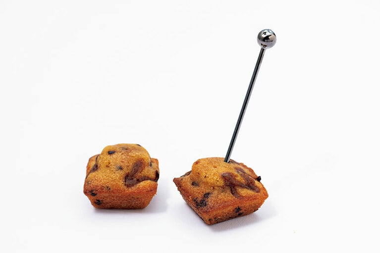 専用ピックが付いているのが嬉しい。