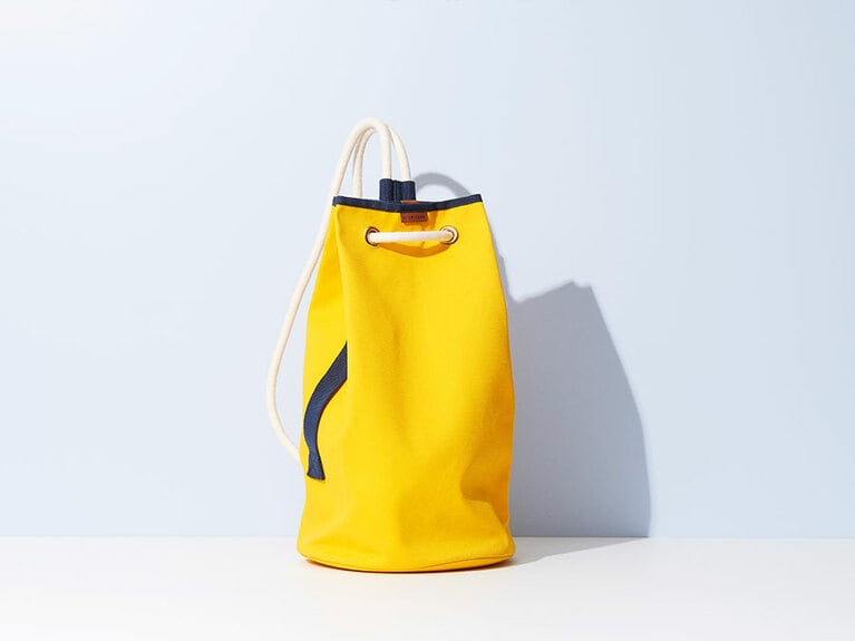 ダッフルバッグ イエロー・マリンブルー(W26×H44cm) 38,000円＜ハンドウォッシュ可＞。