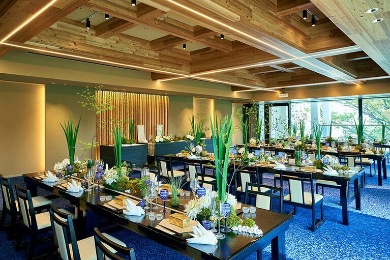 屋久杉を使用した和の空間「聚光」。