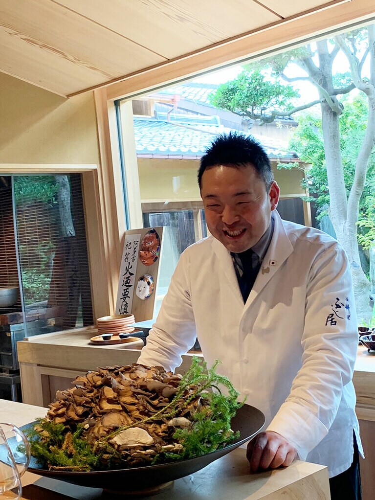 ひと抱えもある大きなシバタケ。