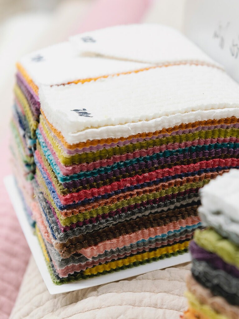 シングルサイズでW10,000～。完成後、郵送も可能。