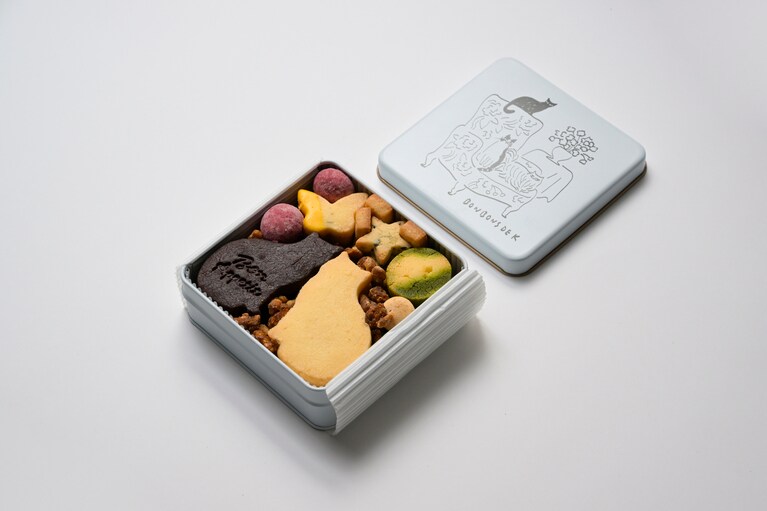 BONBONS DE K／【猫ちゃん好きの方へのギフトにも】La boîte à bonheur -chat mignons- グルテンフリークッキー缶 4,500円。