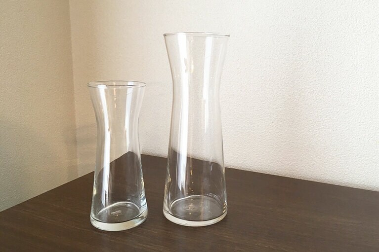 カラフェ 小 約290ml 690円(税込)、カラフェ 大 約600ml 790円(税込)。