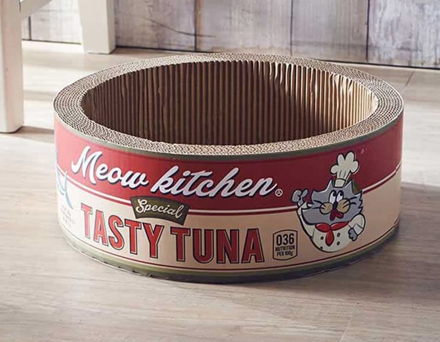 爪とぎ「Tuna Can」1,980円。