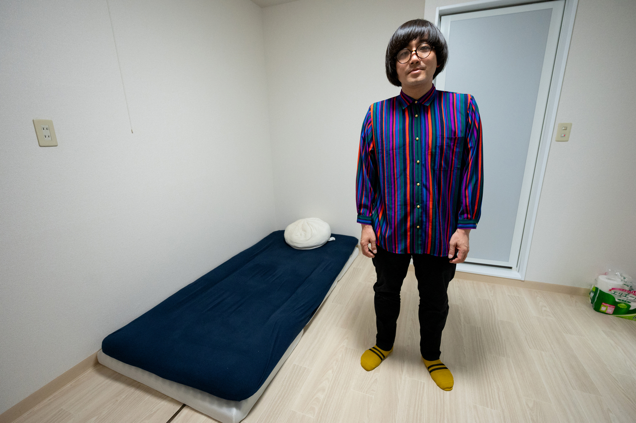 新居で出迎えてくれたタニシさん。この場所に関しては後篇で!