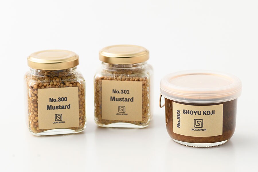 LOCALSPOON「No.300Mustard、No.301 Mustard、No.503 SHOYU KOJI」左から：No.300Mustard(85g)、No.301 Mustard(90g)、No.503 SHOYU KOJI(100g) 各1,296円(メーカー小売り価格) ※No.301 Mustardは夏ごろから再販予定／秋田県