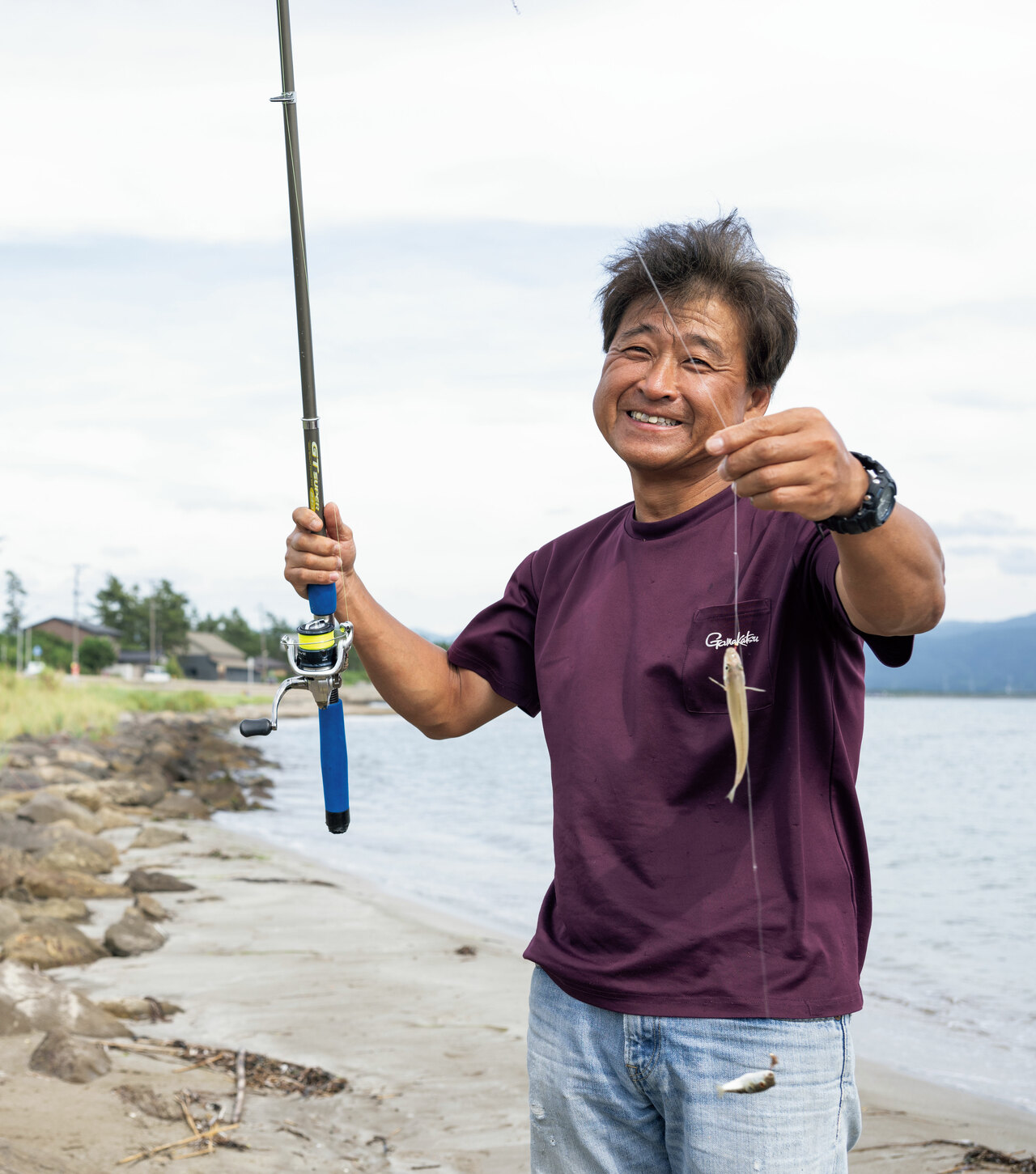店主の三井さんは誰もが知る釣り名人。