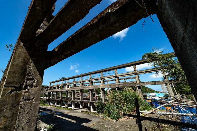思わず見入ってしまう朽ち果てた造船所跡「阿根納造船廠遺址」。