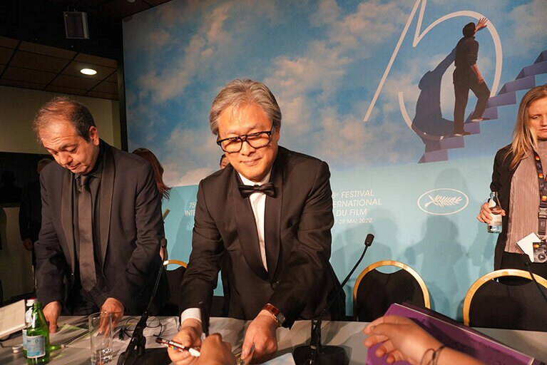 カンヌでのパク・チャヌク監督（筆者撮影）