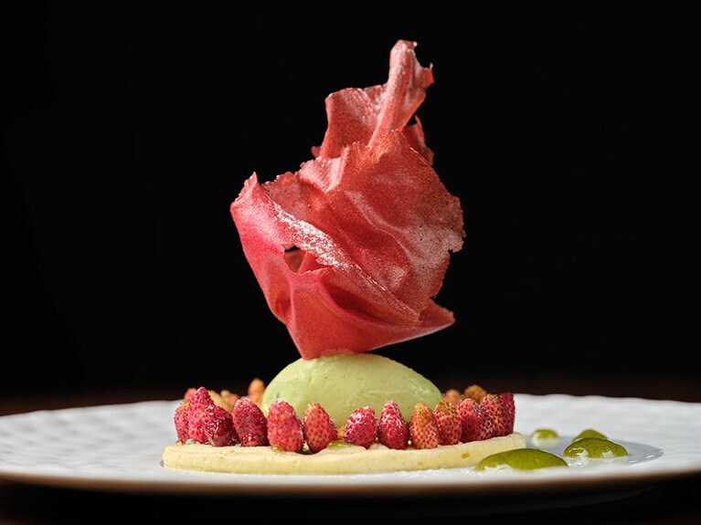 繊細かつ大胆な料理は健在。