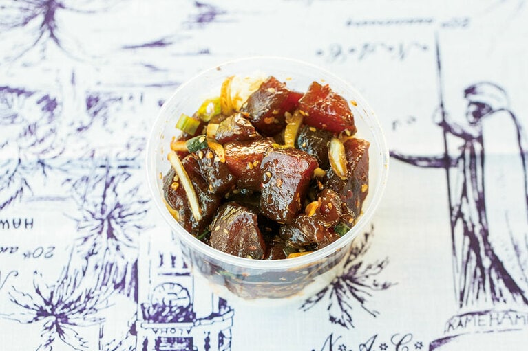 Kahuku Superette(カフク・スーパーレット)　ショウユ・アヒ 18.99ドル／ポンド(写真のSサイズで 9.12ドル)。