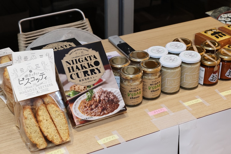 会場内のマルシェの一部。