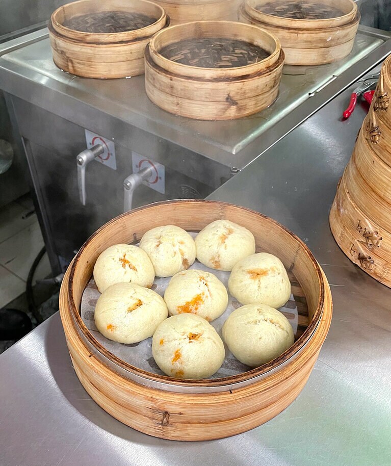 餡は豚の脇腹肉とフィレのミックス。肉汁の煮凝りなどは小籠湯包ではないのであえてプラスせず、生地があまり水分を吸わないようにしています。