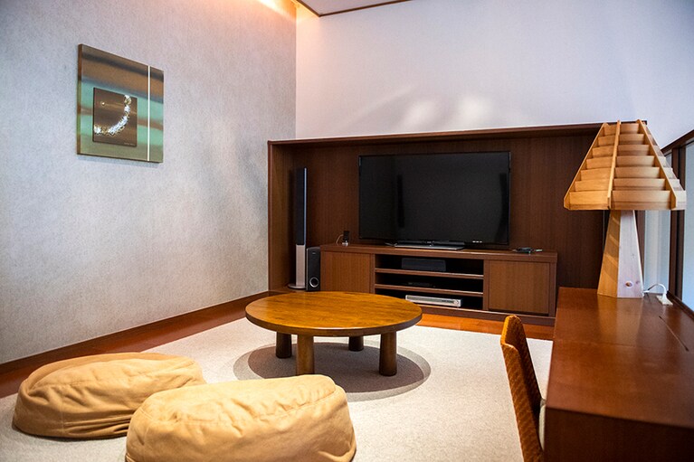 メゾネットの2階は第2のプライベート空間。シアター機能も。