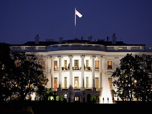 ワシントンに立つ米国大統領官邸が 「ホワイトハウス」と
