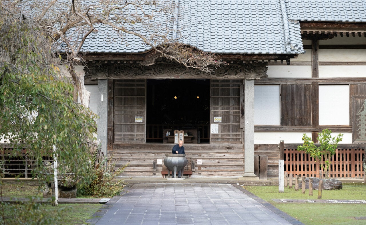 日蓮宗佐渡三本山の一つでもある「妙宣寺」の本堂。