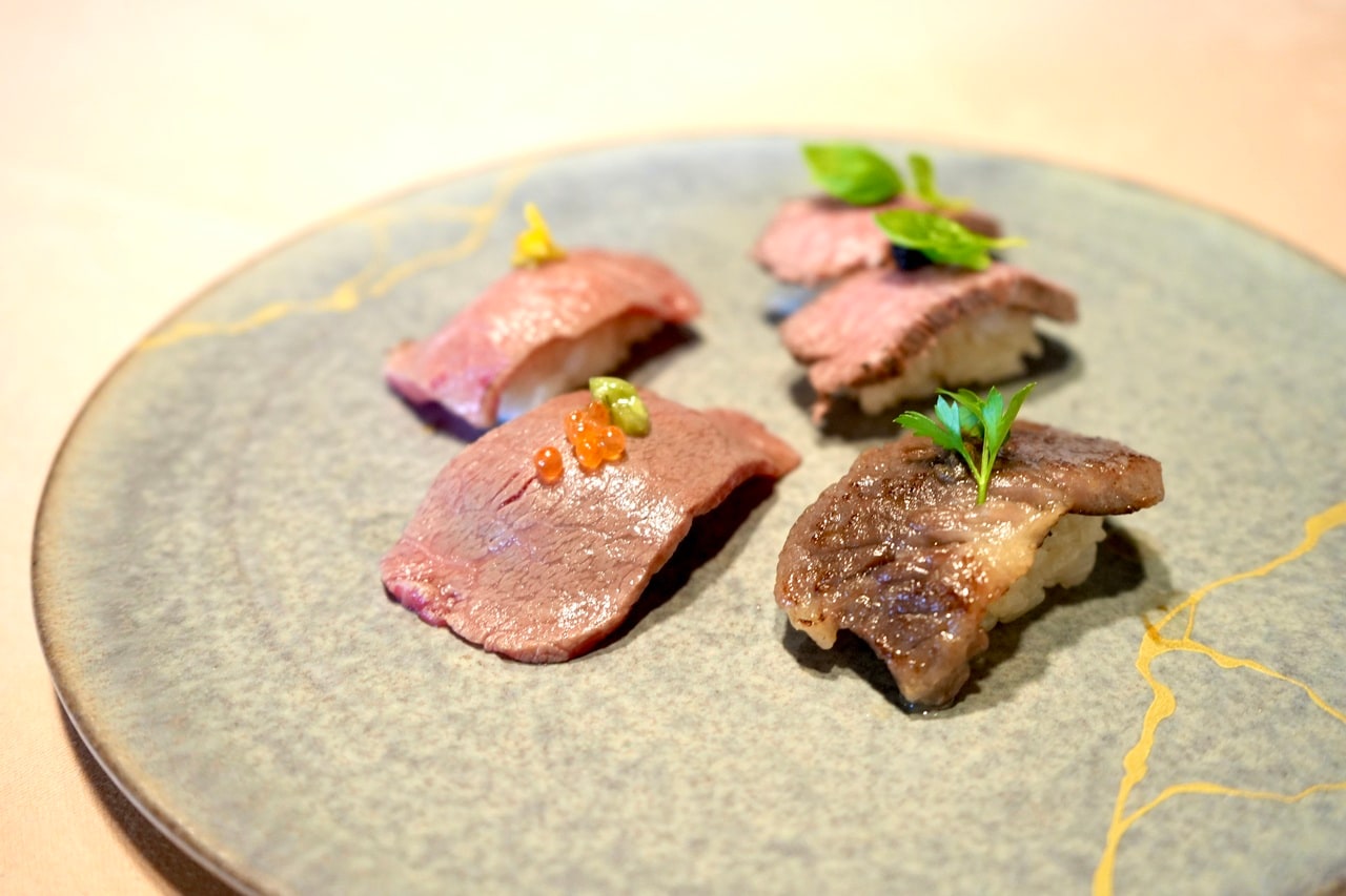 絶品近江牛を思う存分。近江牛炙り5巻 2,800円。