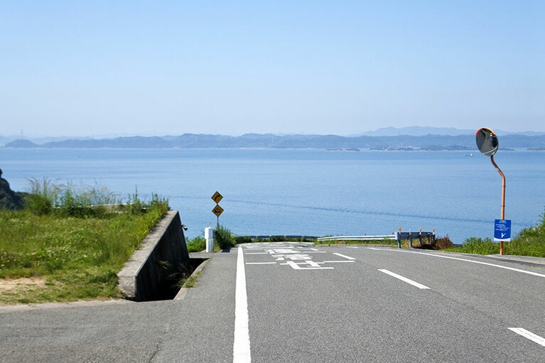 唐櫃の棚田付近。目の前に瀬戸内の海が！