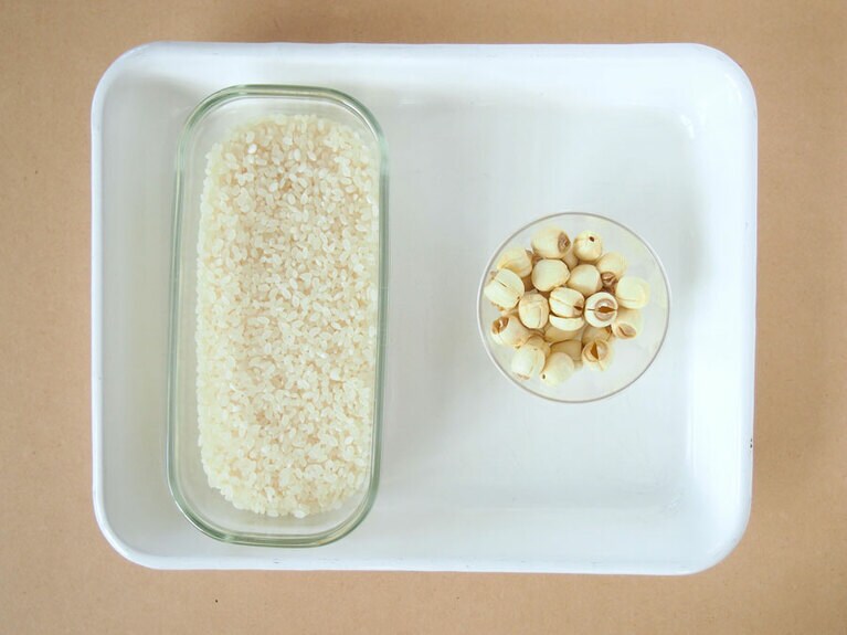 白米 2合／蓮の実 30g／ごま塩 お好み。