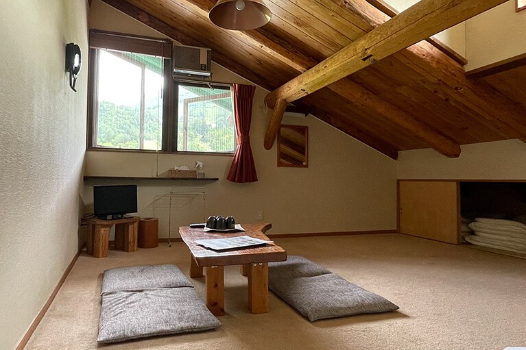 REDWOOD INN［長野／奥山田温泉］客室 屋根裏部屋。