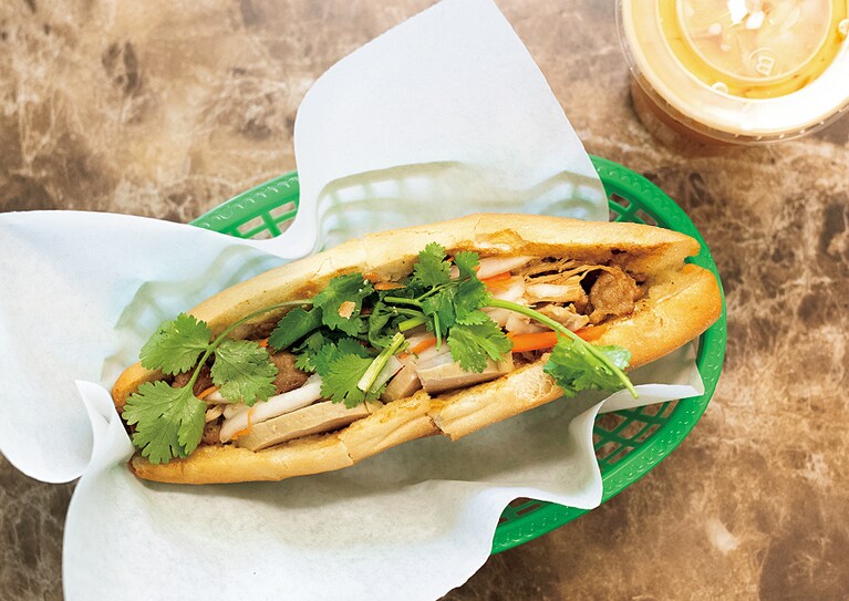 豚肉のバインミー 7.75ドル。