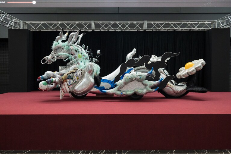 実際にライブで使用されたバイクの展示。