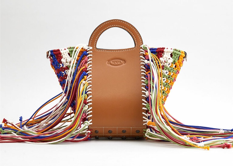 トッズ ゴンミーニ ショッピング バッグ H21×W26.5×D10cm 237,600円。