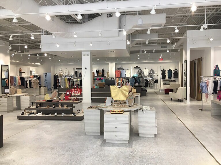 広々としたお店は見やすくて、お買いもの熱が上がる！