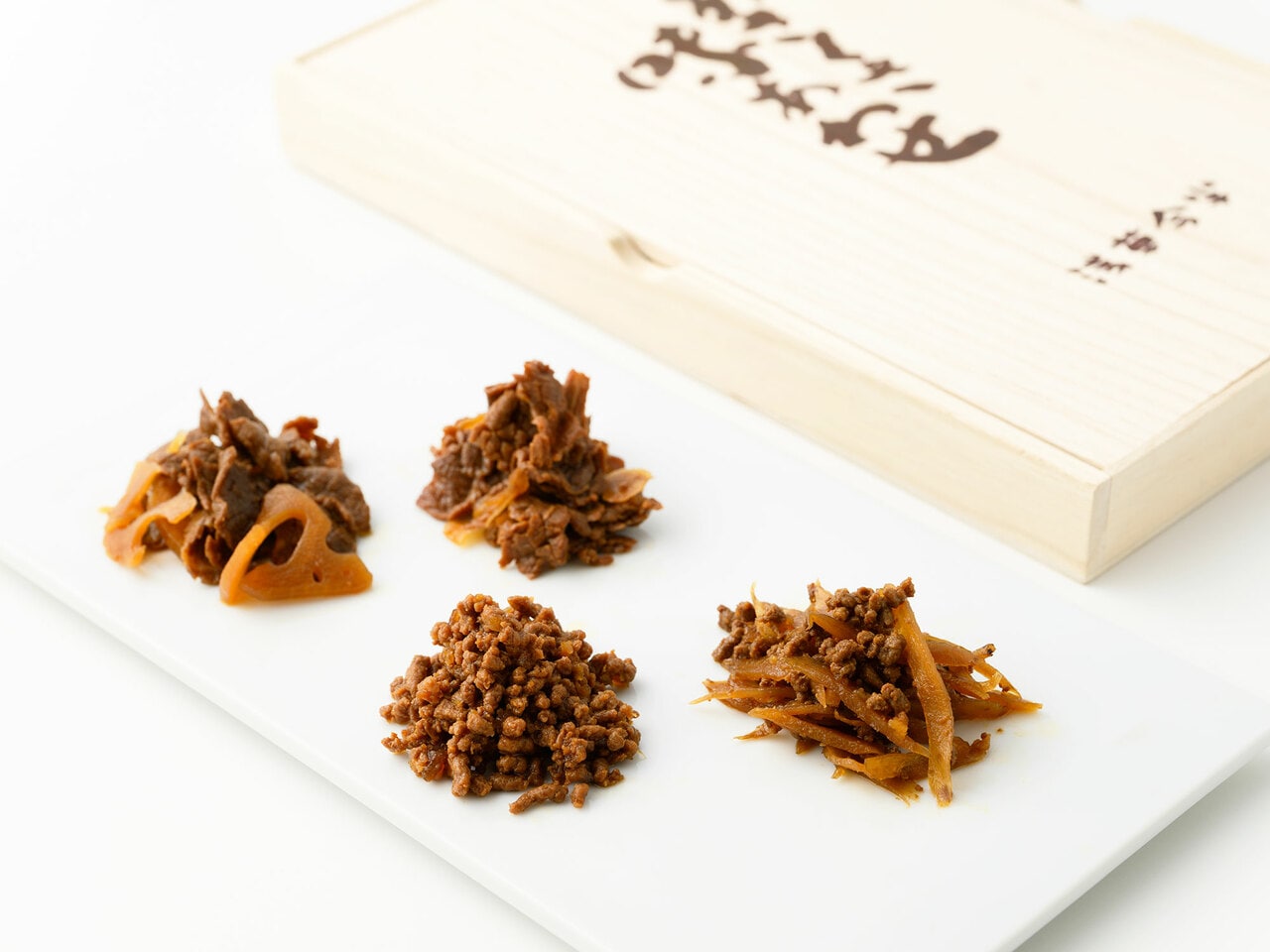 牛肉佃煮木箱詰合せ 50g×4種類入り 3,240円／浅草今半