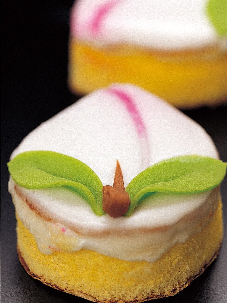 【長崎県】桃カステラ。