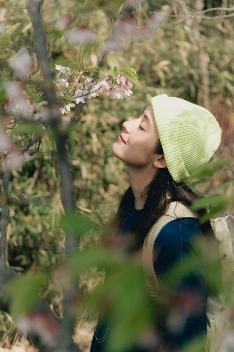 衣張山を少し歩いたところには、早咲の桜が。