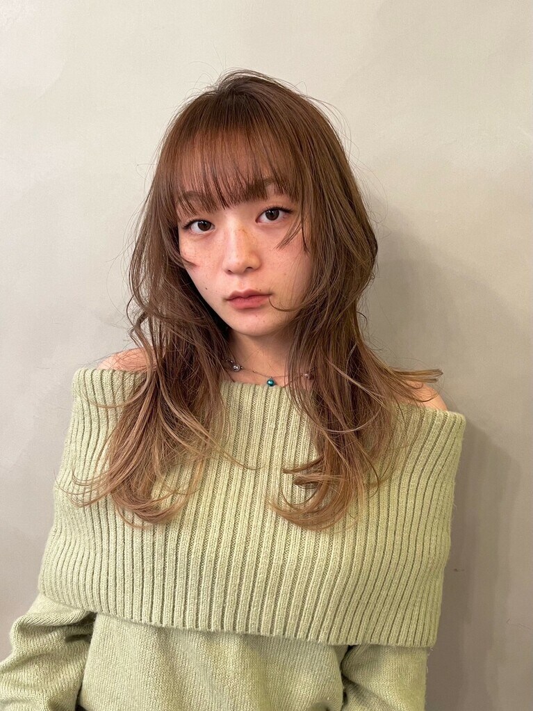 ヌケ感たっぷりのロングレイヤー。