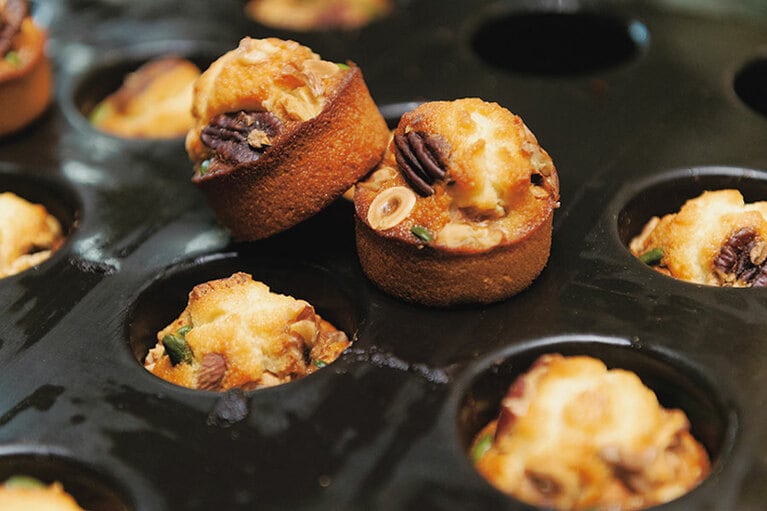 8月から始まった「焼きたて木の実のフィナンシェ」1個　300円。