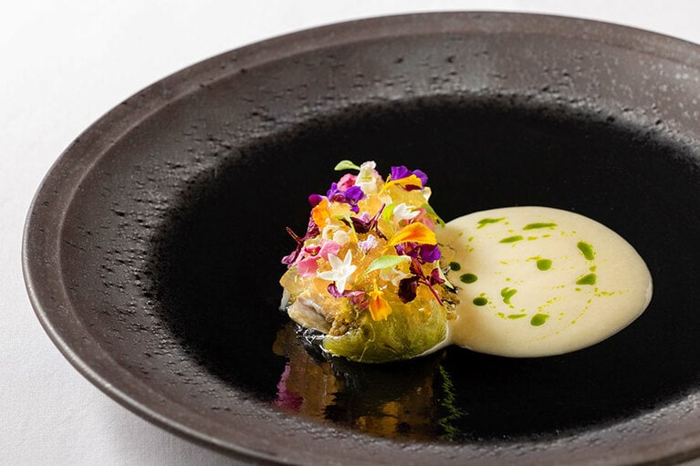 「Restaurant Bellustar」のメニュー例。同店では、食材とその産地のみが記されたメニューで日本各地を旅するように楽しめる新たなフレンチのスタイルを創造。