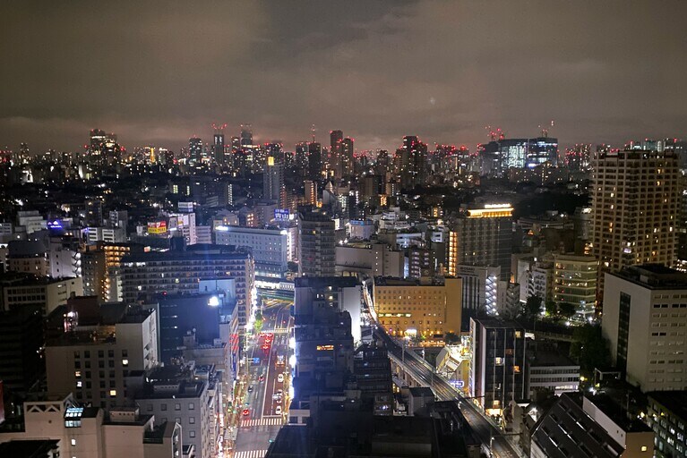 雨が少し弱まったところ。五反田ヒルズも見えますね。また行きたい。