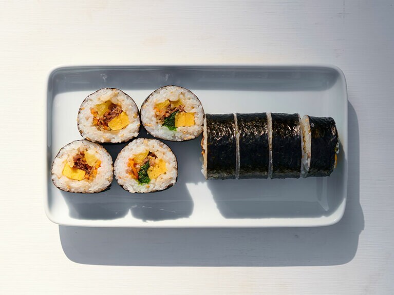 解凍するだけで楽ちんのキンパ。