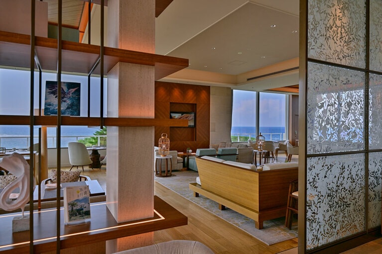 朝食、アフタヌーンティー、カクテルと優雅なフードプレゼンテーションが魅力の「クラブインターコンチネンタルラウンジ」。