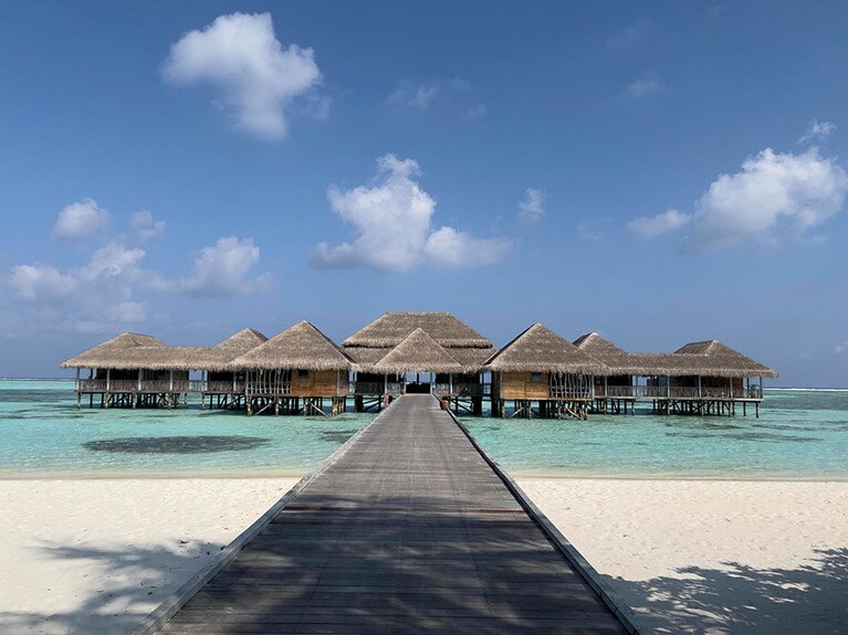 ボードウォークを渡った水上にある「メーラ・スパ」。