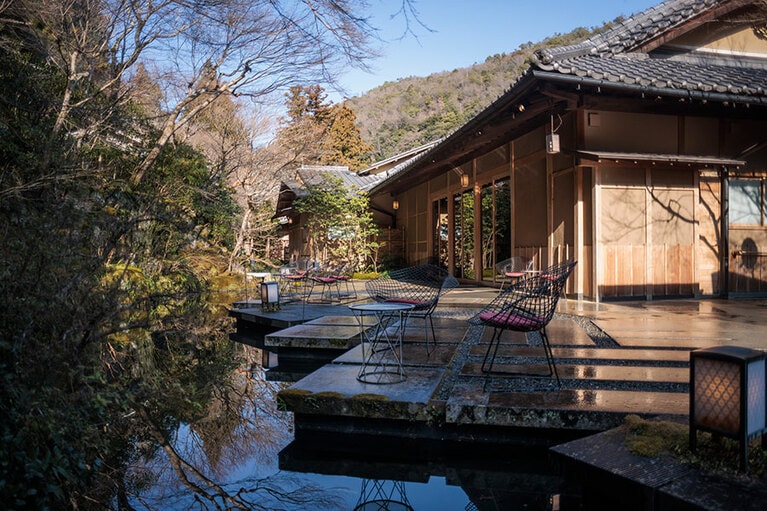 約100年前に造られた庭を革新的なデザインで現代に蘇らせた「水の庭」。