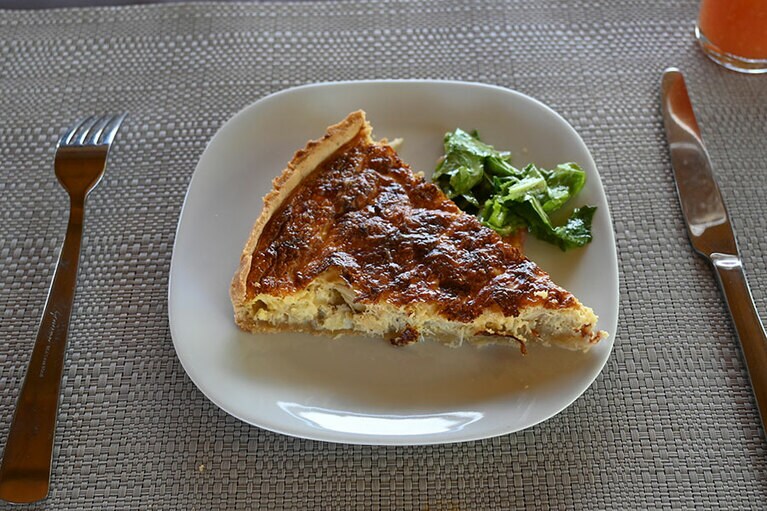 マングローブガニのキッシュ。シャクシャクとしたカニ肉がたっぷり。