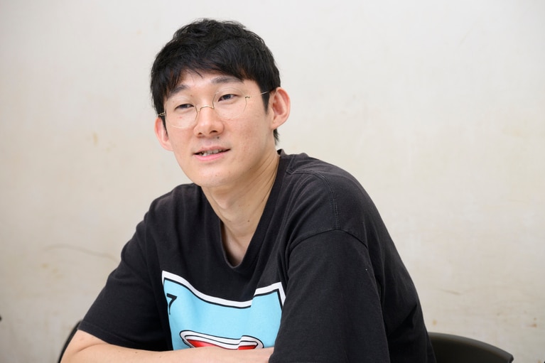 ロングコートダディの堂前透さん。