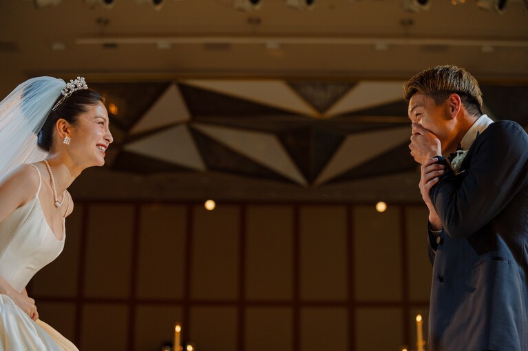 そこにはホワイトドレスをまとった美しく愛らしい花嫁・美玖さんの姿が。