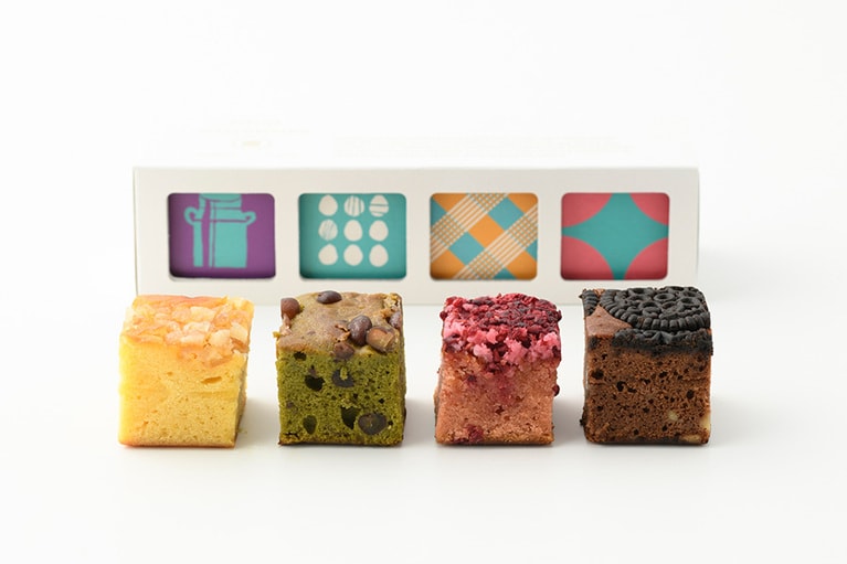 パウンドケーキ 1,296円(4個入り)。