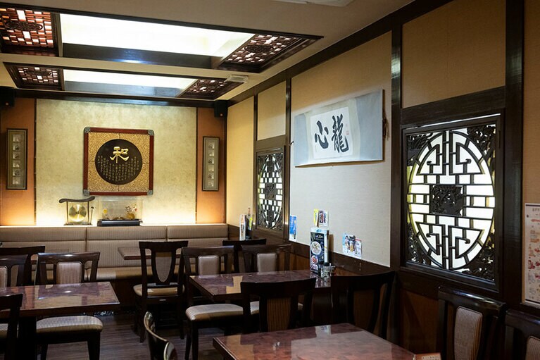 女性ひとりでも入りやすい空間。おひとりさま用セットも用意。