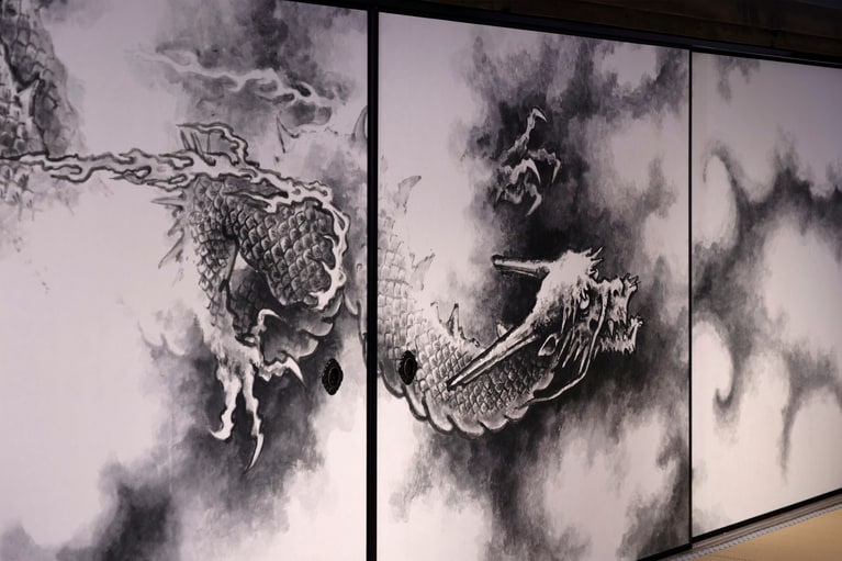 飛び立つ第3の龍。